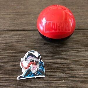 Marvel Bad Guys Mystery Capsule: venom collector sticker